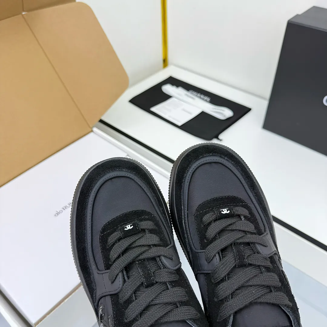 👟👟Ex-factory price 620👟👟 Chanel bread shoes ~ original calfskin panda shoes Chanel 25C latest hot style panda black and white sports shoes casual sneakers Xiaoxiang hot item classic black and white panda color coco girls must pay Fabric: original custom mixed sheepskin lining: original imported breathable mesh lining outsole: Original molded rubber + TPU combination Size: Women's 35-41